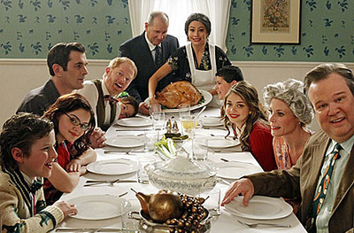Modern-Family-Thanksgiving-sitcom-X3.jpg
