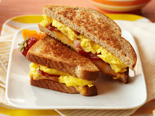 54ebe2c464ddc_-_bacon--egg-breakfast-grilled-cheese_500x375.png