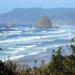 Looking northward to Cannon Beach and Haystack Rock
