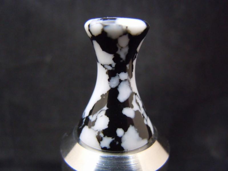 47 blk wh tru stone