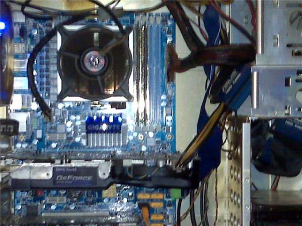 AMD Phenom II X2 550 Black Edition Callisto unlocked to 4 cores OCed @ 3.8 ghz, OCZ 4gb DDR3 1666, BFG OCed GTS 250,SB Audigy, (2) WD drives 1 Raptor 300gb 1 Black 750gb,Bigfoot Killer NIC,Corsair 750w ps, Nzxt case