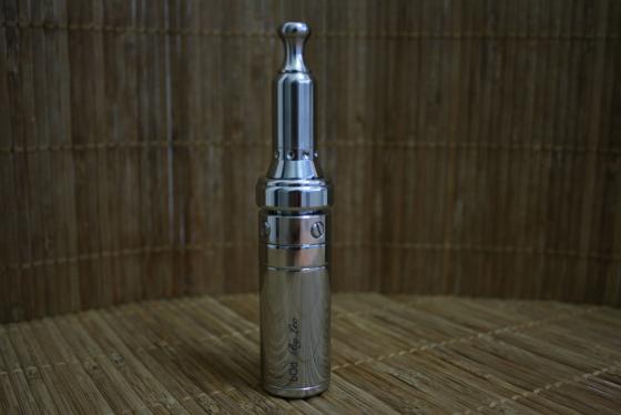 bOd MECHA battery cover.
THE Dripper PRO with Bell upper body and Lips drip tip.