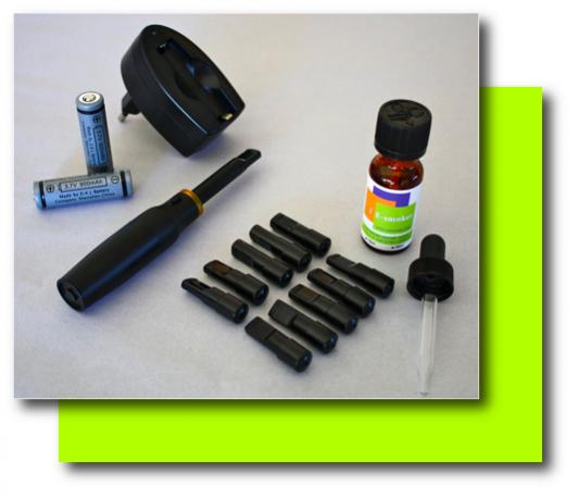 i E-SMOKER's DSE905 : SCREW DRIVER COMBO KIT 
DSE905 Combo Kit :
1 "Screwdriver Unit"
10 cartridges (5 pre-filled / 5 unfilled)
15ml. e-Liquid (Any Flav / Strength)
(2) Batteries 3.7volt / 900mAH 
Charger