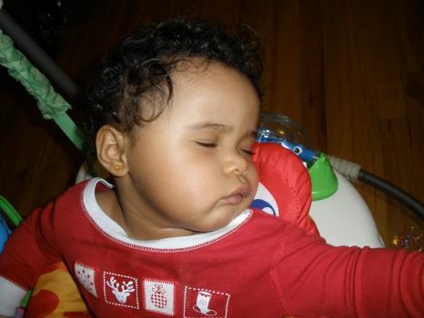 Noahlove takes a sleeping picture of GaiaMoon.