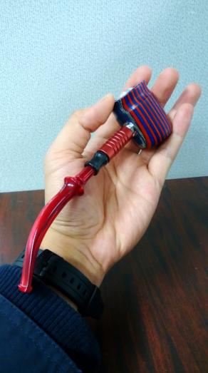 Scarab Straight Shankless Independence with a LR 510 Atomizer and a Red Heat Sheild with a Cherry Red Pipe
