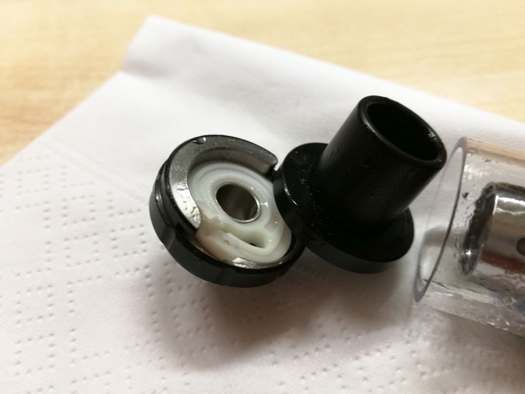 Silicone_failure_crop