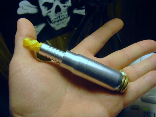 The don in mini mode..These things all look bigger on pictures and videos..It's really smaller than a MKII Screwdriver.