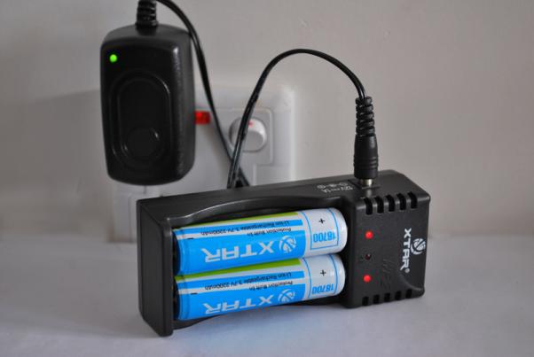 XTAR WP2II charger
Apply to 14500/ 14650/ 17670/ 18500/ 18650/ 18700/ 10440/16340 3.7V Li-ion battery