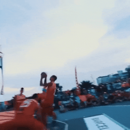 ani_hoop-rim-flip-dunk.gif