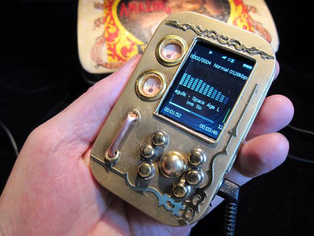 Steampunk-MP3-Player_1.jpg