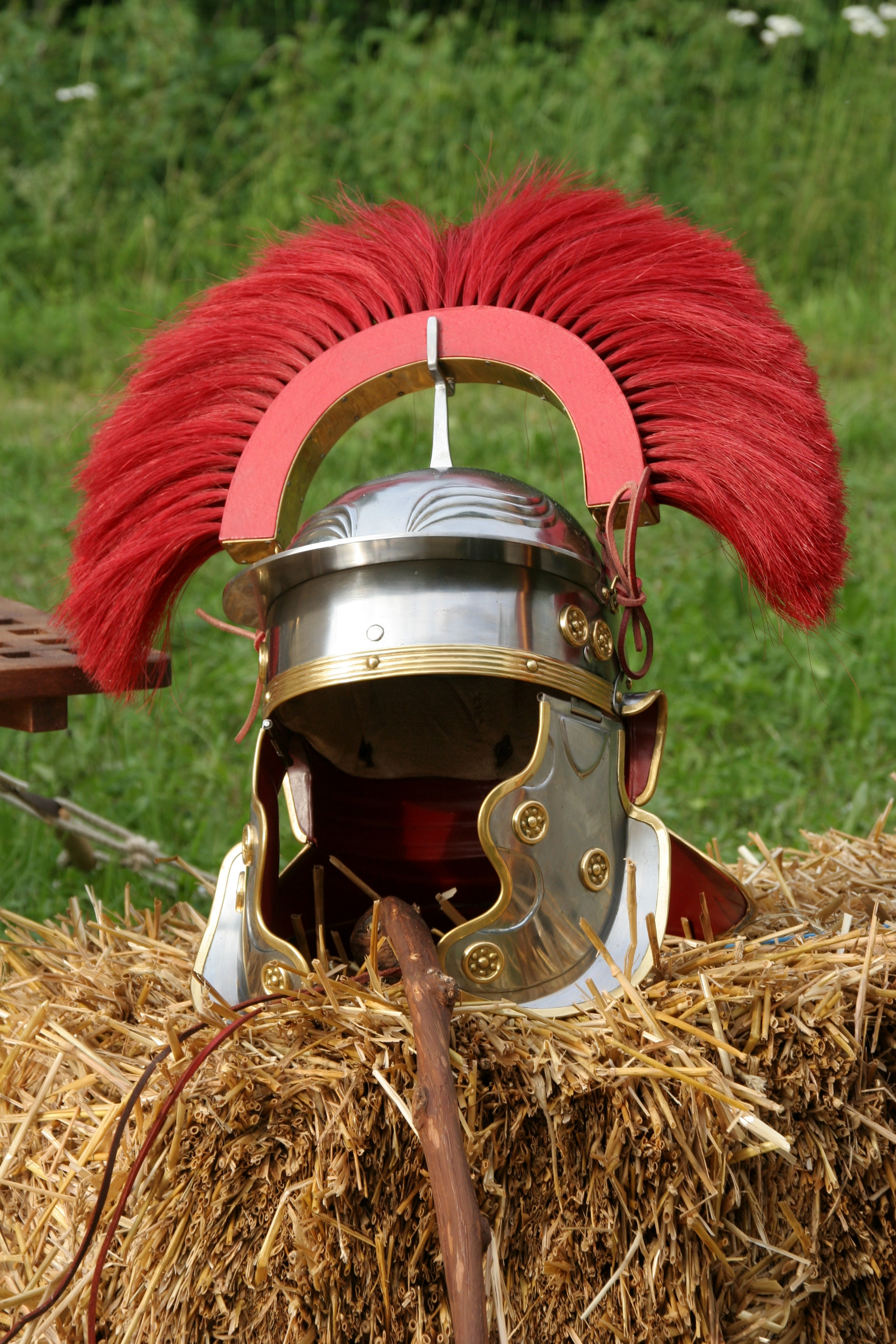 Helmet_centurion_end_of_second_century.jpg