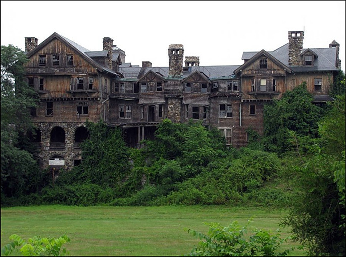 dilapidated-mansion_sm.jpg