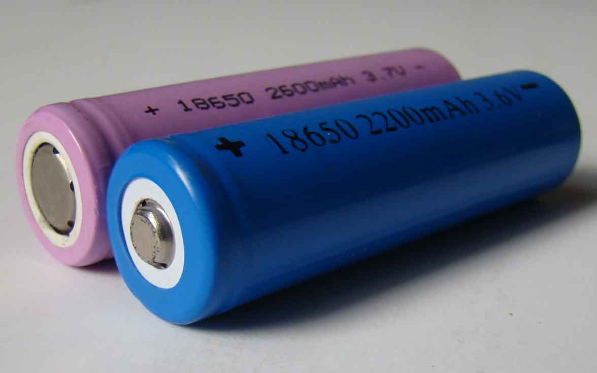 3-7V-Li-ion-18650-Battery-18650-Charger.jpg