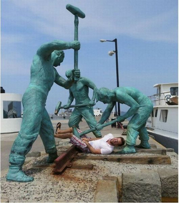 hammer-statue-beating.jpg