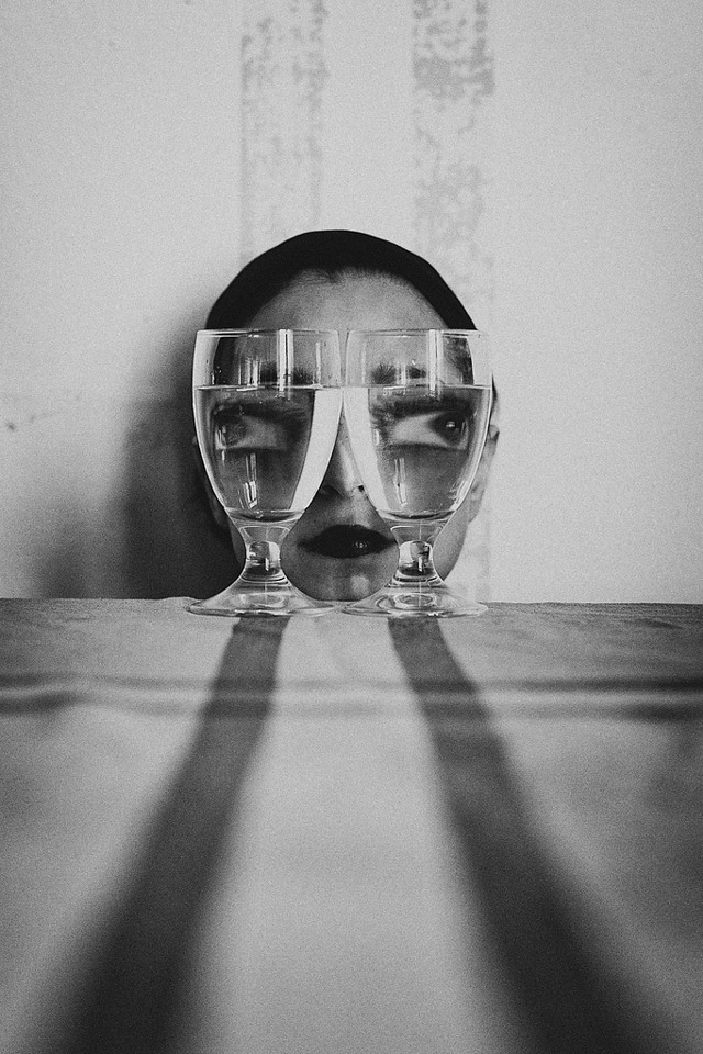 water-glass-eye-distortion.jpg