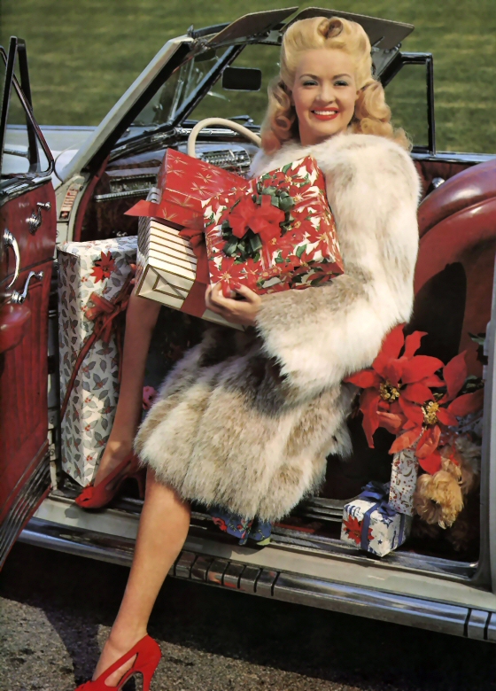 25betty-grable-xmasgifts.jpg