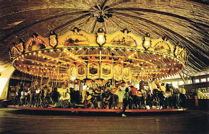 1964_Dorney_Park_Carousel.jpg