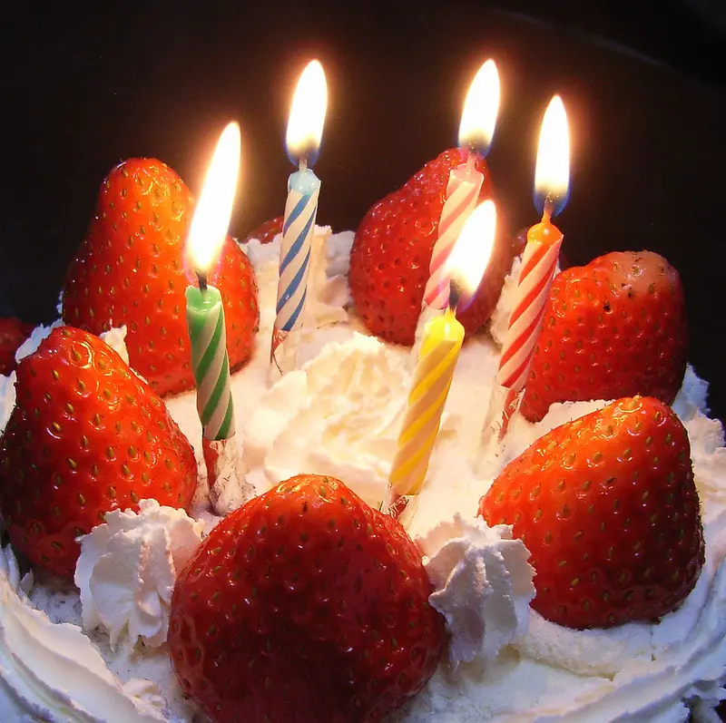 strawberry-birthday-cake-by-chidorian.jpg
