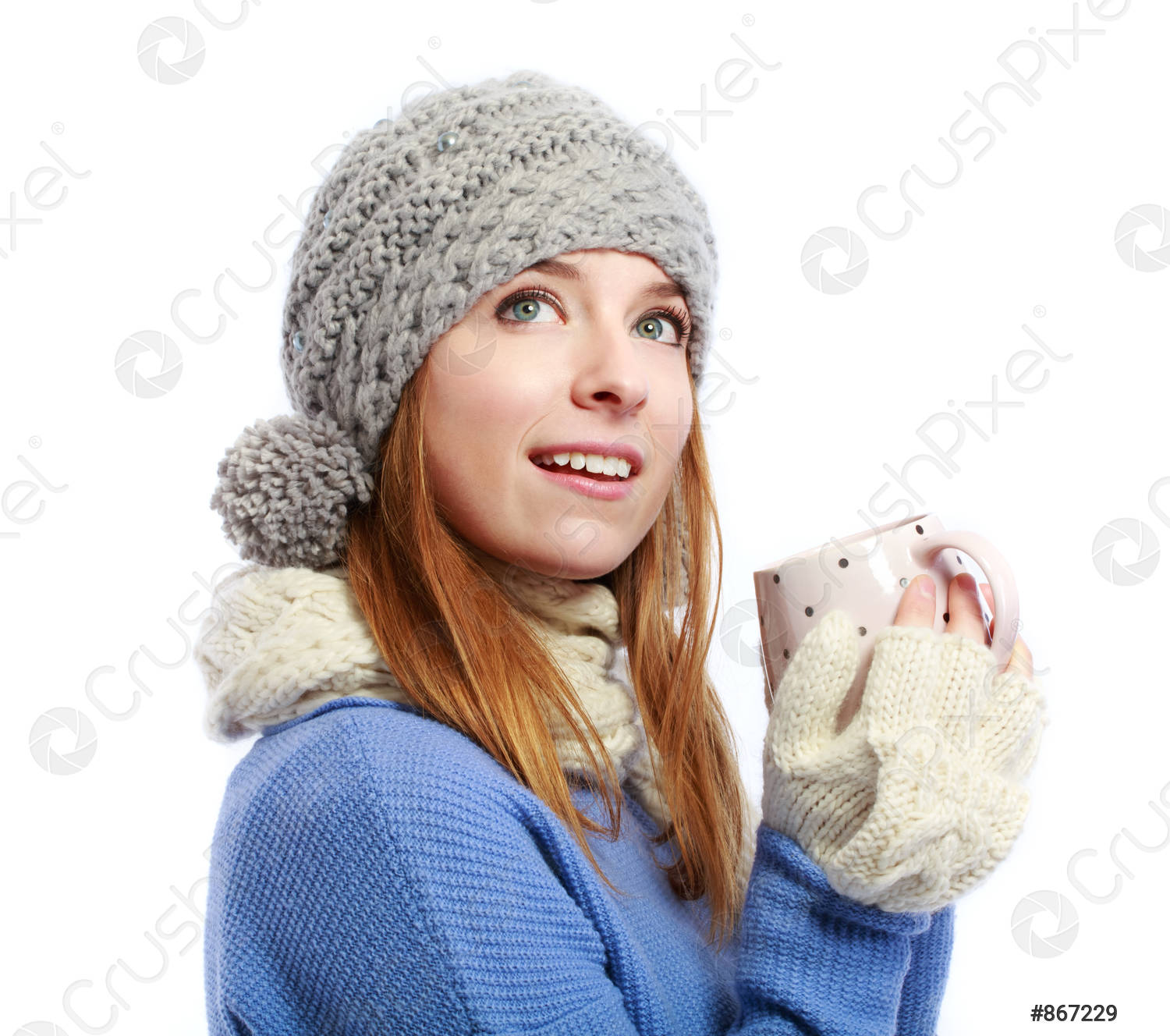 woman-winter-clothes-drinking-coffee-867229.jpg