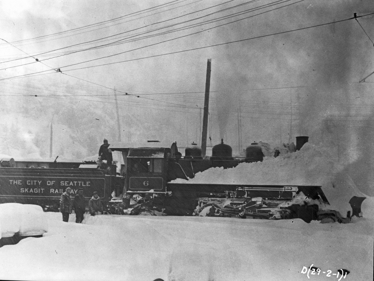 Skagit_Railway_train_in_snow%2C_1929.jpg