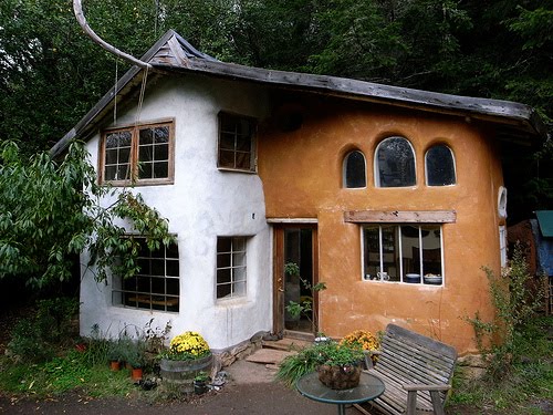 straw-building-9.jpg