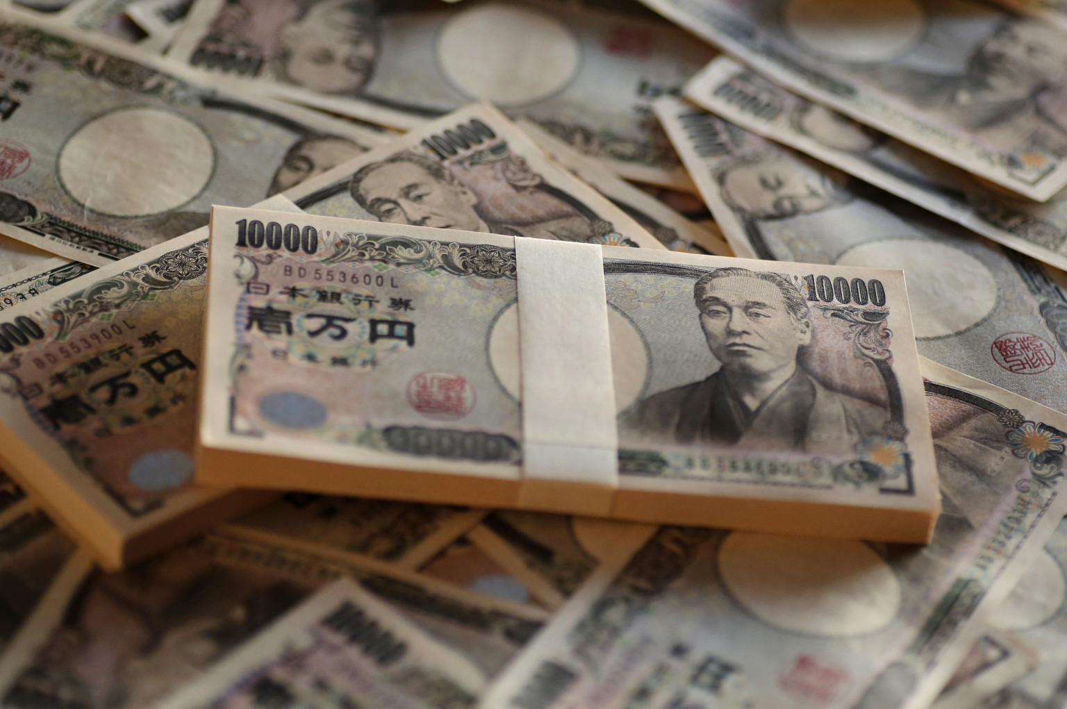 o-JAPAN-MONEY-facebook.jpg