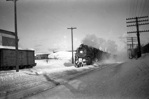 G5s-43-Train-4223-Snow-Mineola-12-28-48.jpg