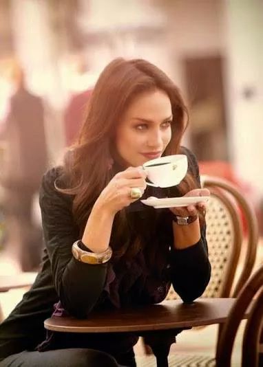 c138220b44eccc1246943da93299c590--sexy-coffee-hot-coffee.jpg