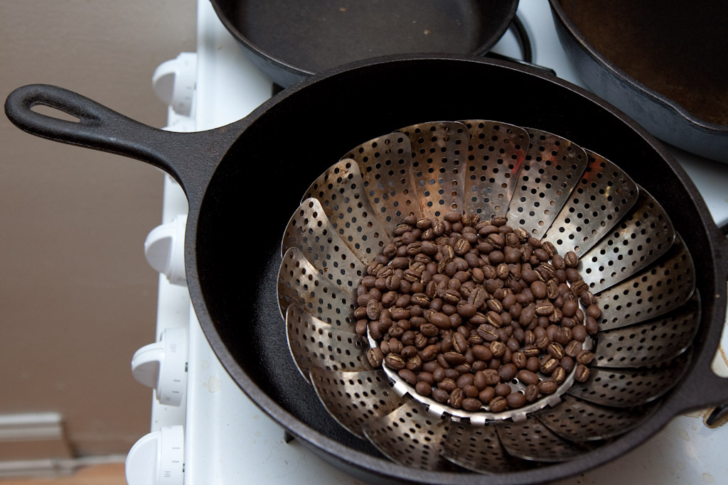 roasting-coffee-castiron-1.jpg