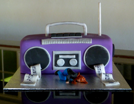 boombox-cake.jpg