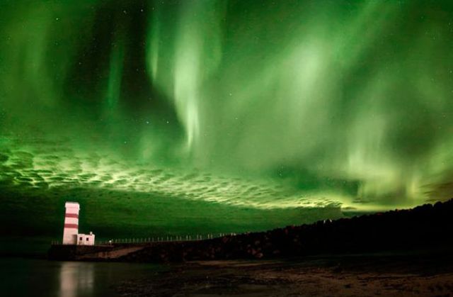 the_strange_aurora_640_02.jpg