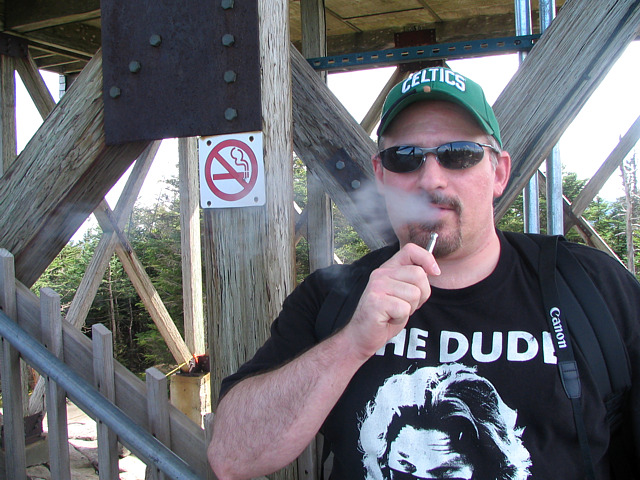 hiking-vaping_3.jpg