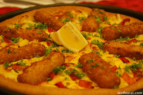 pizza%20hut%20king%20fish%20pizza%20lemon.jpg