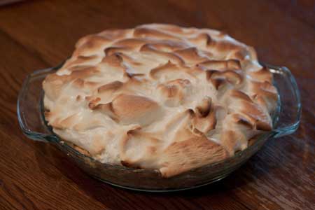 lemon-meringue-pie-whole.jpg