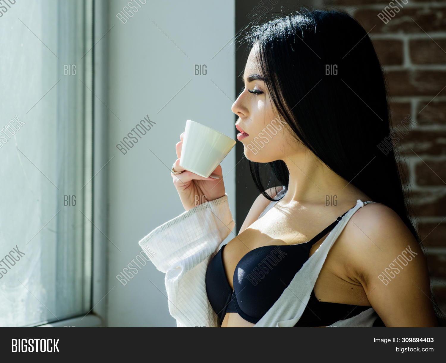 309894403.jpg