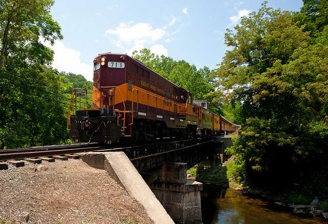 2usatail1.jpg