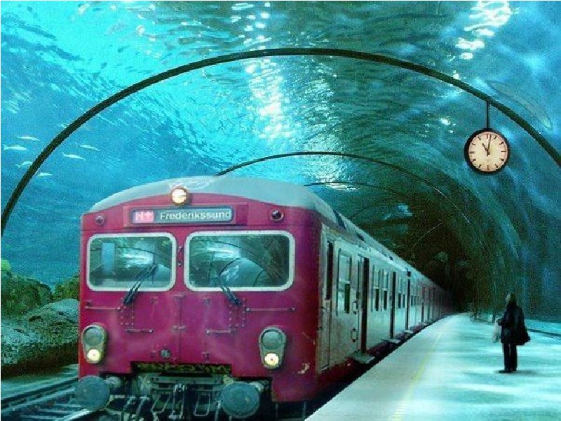 underwater-train-in-venice.jpg