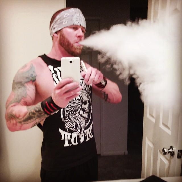 58e8b784c7382512966b813e3a2bb1ee--guys-vape.jpg