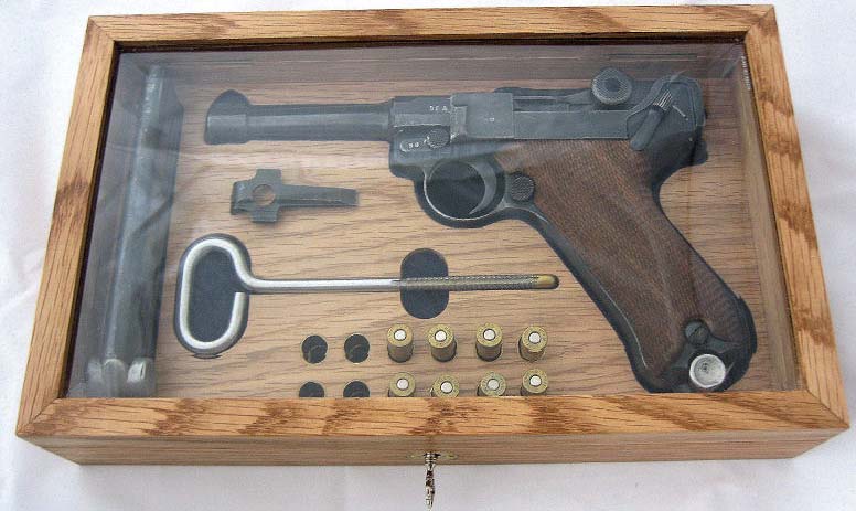Luger%20Glass%20top%20Pistol%20Case%204%20web%20O1E.jpg