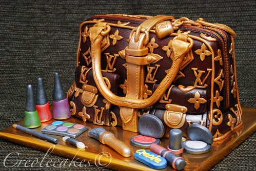 louis-vuitton-monogram-cake1.jpg
