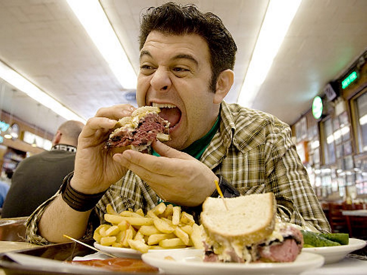 foxlife_manvsfood_202.jpg