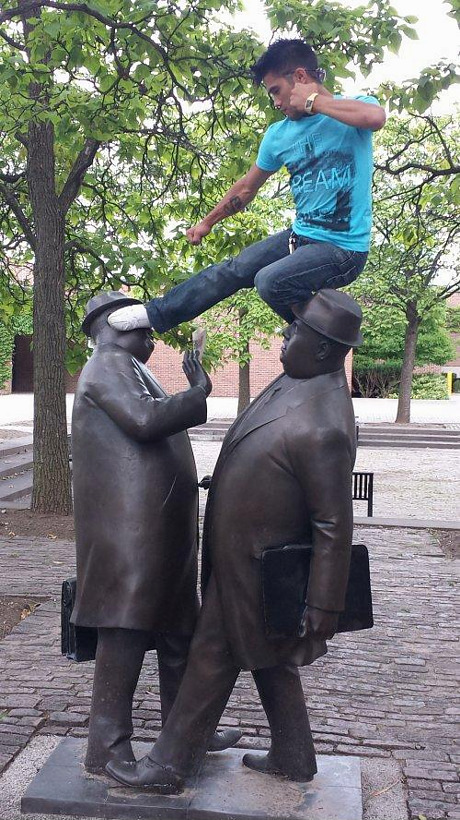 kung-fu-statue-assault.jpg