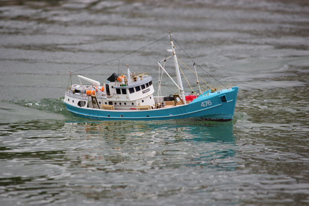 radio-controlled-boat.jpg