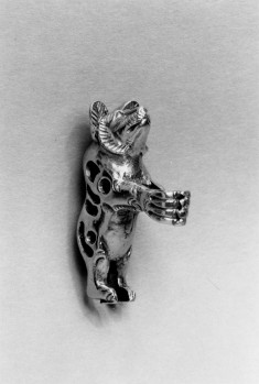 pl2_571849_3qtr_bw_h54.jpg