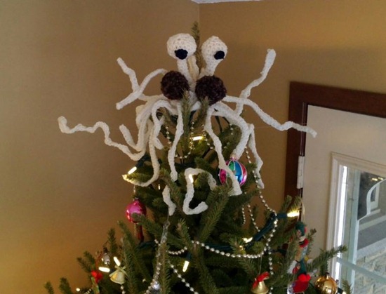scott-and-jeanettes-knitted-tree-topper1.jpg