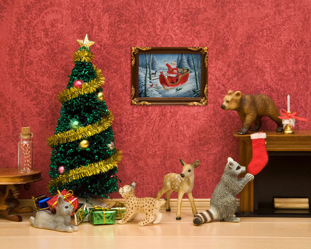 traditional-holiday-decorations.jpg