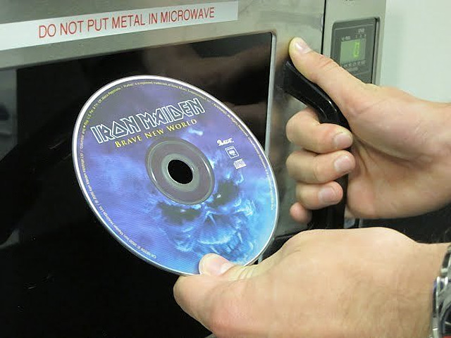 metal-in-microwave.jpg