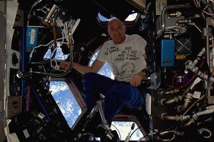 tshirt_astronaut_sm.jpg