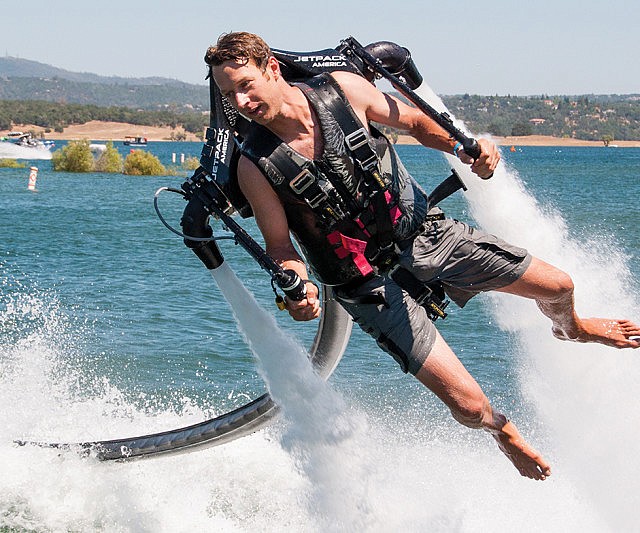 water-jetpack1-640x533.jpg