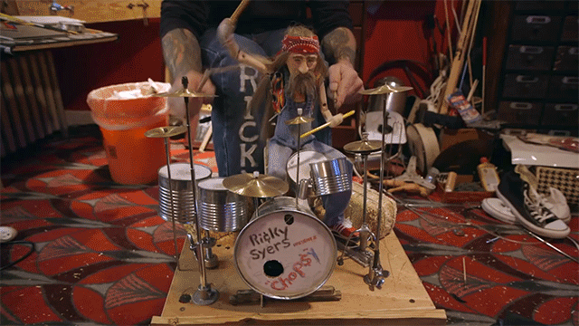 drum_puppet_TOO_BIG.gif